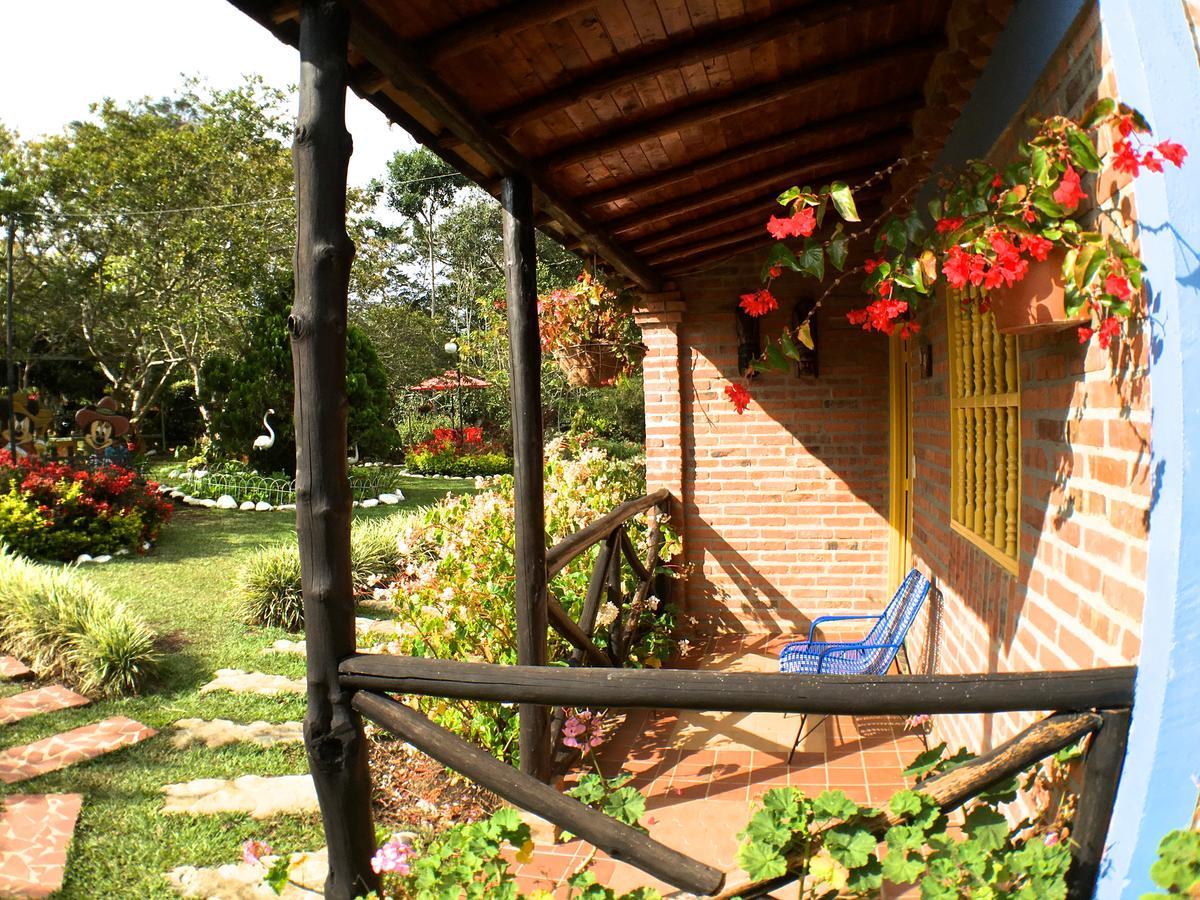 Cabanas La Carolina - Mesa De Los Santos Los Santos  Exterior photo
